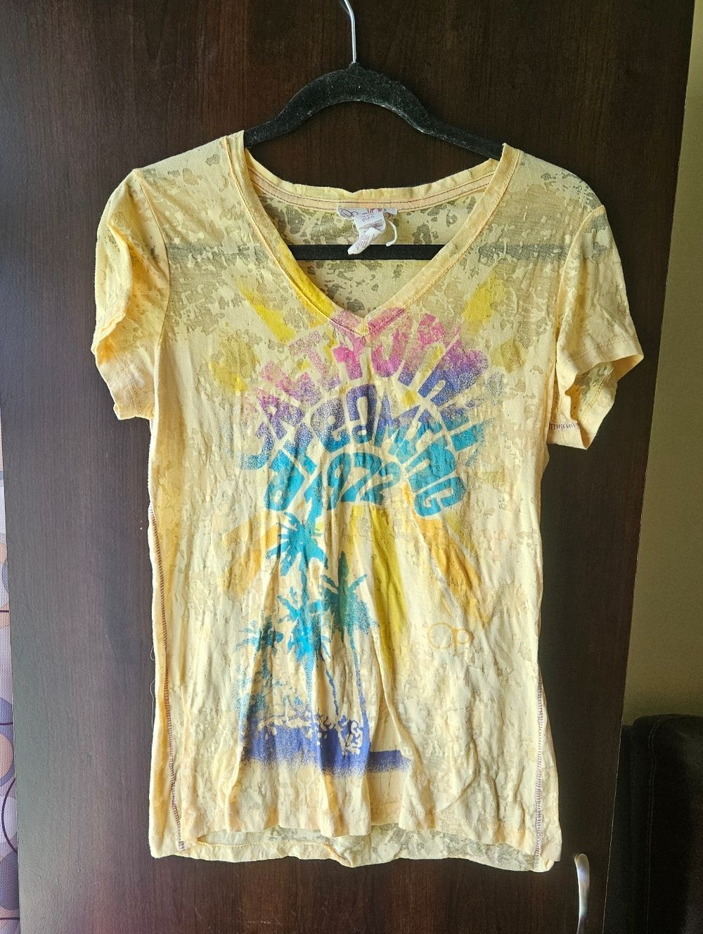 Y2K OP Yellow V-Neck Graphic Women’s Tee with Multicolor Print Size XL